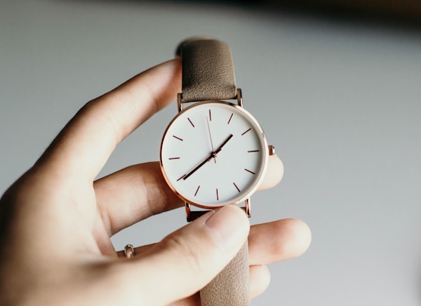 Montre Elegante Doree